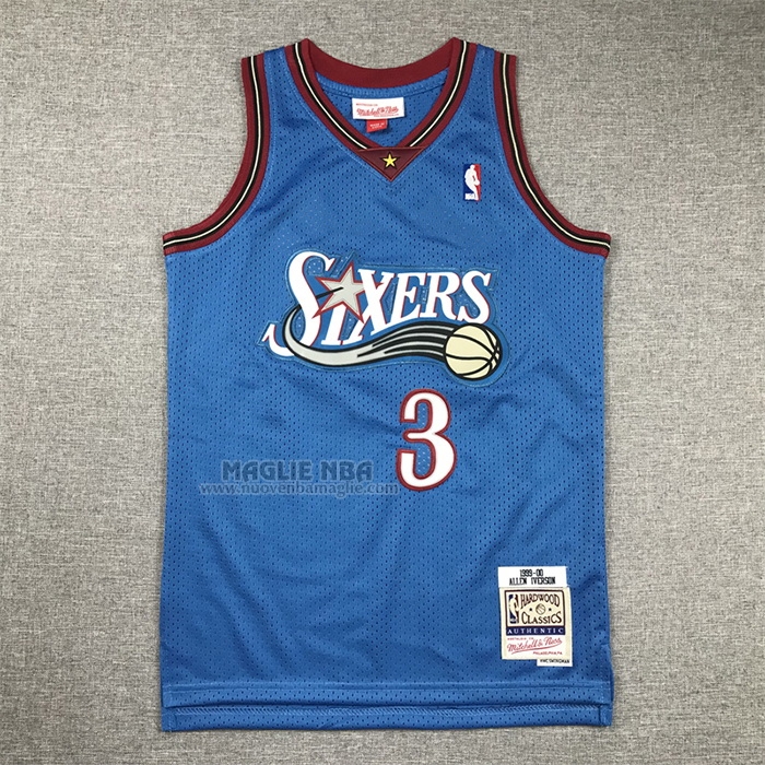 Maglia
 Allen Iverson NO 3 Bambino
 Philadelphia 76ers Mitchell & Ness 1999-00 Blu

